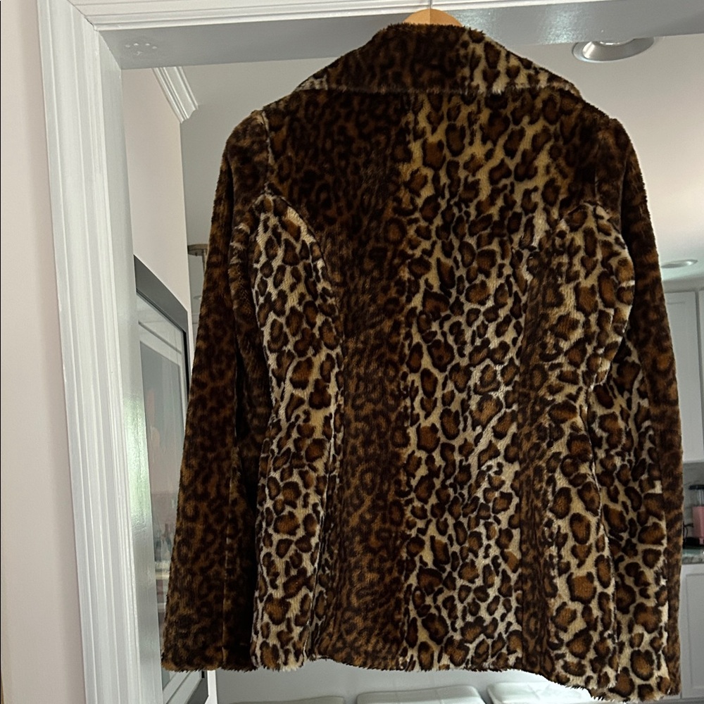 Tulle Brown Leopard Print Teddy Jacket - Picture 2 of 3